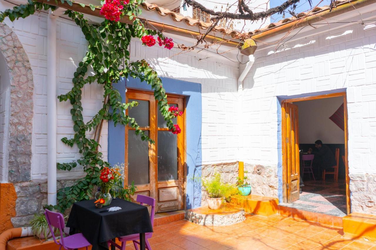 Hostal Zeballos Тариха Екстериор снимка