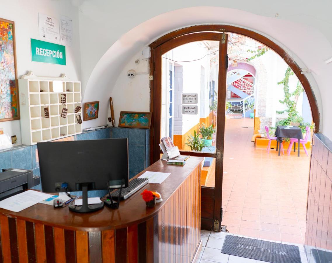 Hostal Zeballos Тариха Екстериор снимка