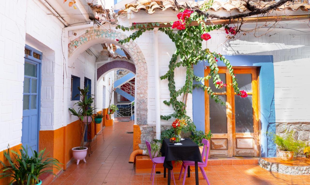 Hostal Zeballos Тариха Екстериор снимка
