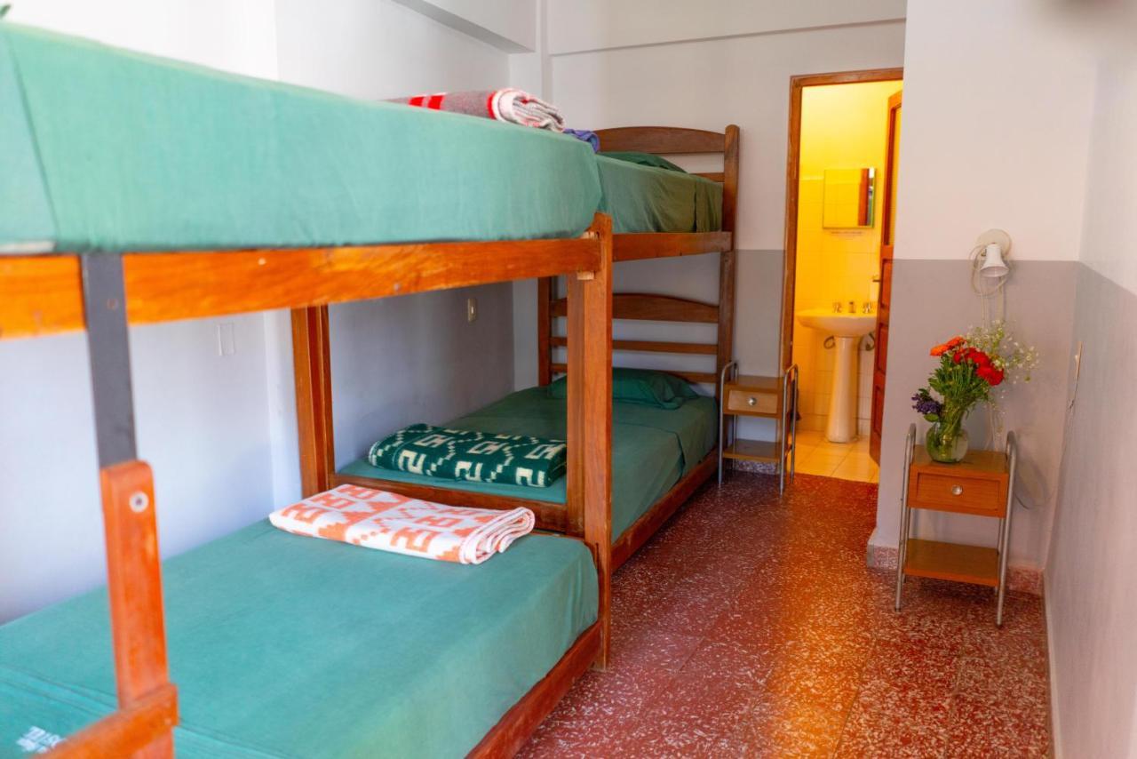 Hostal Zeballos Тариха Екстериор снимка